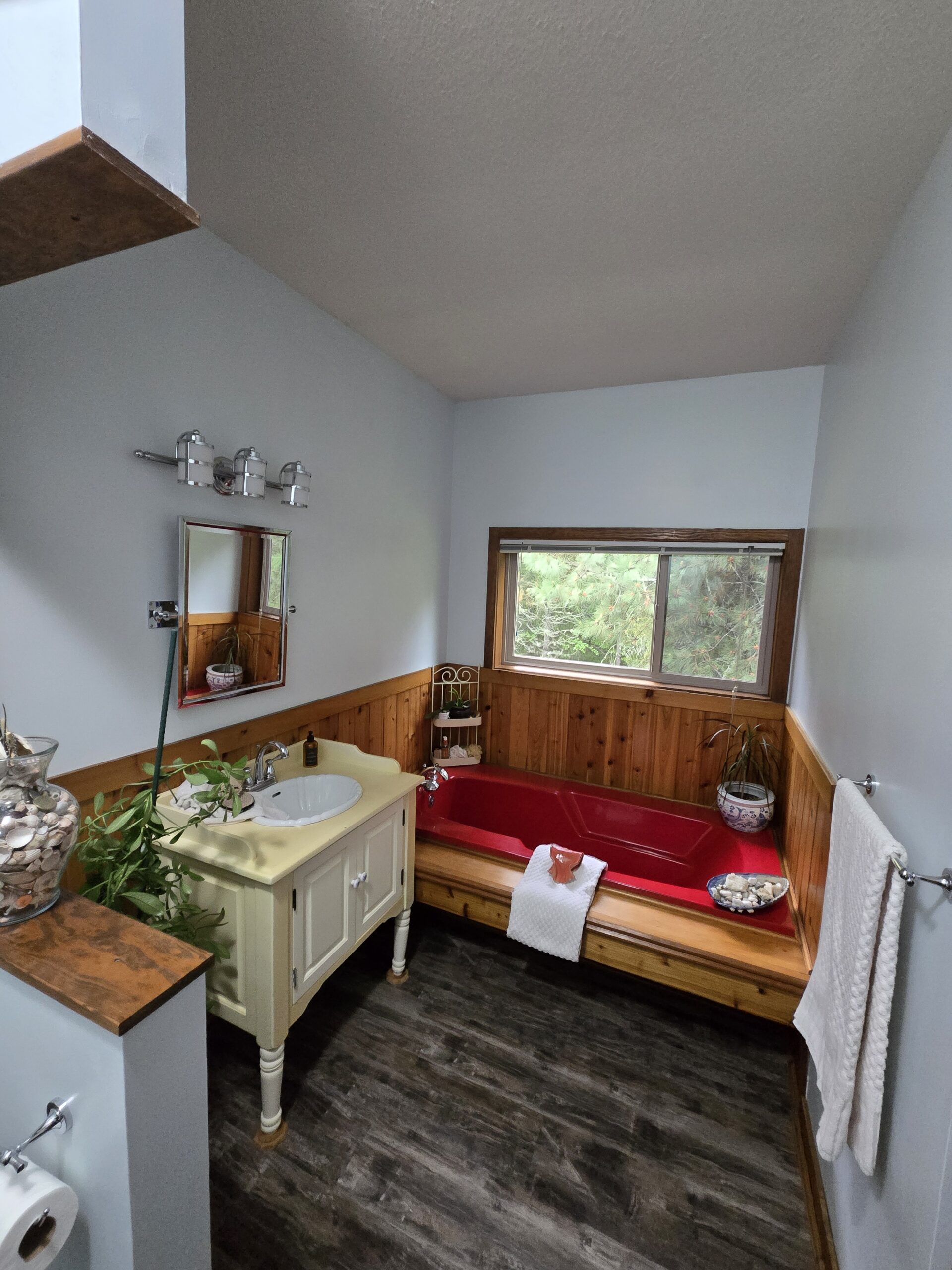 upstairs bathroom tub view