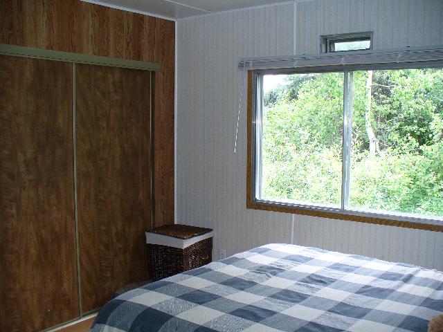 11-BedroomMaster